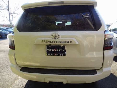 Used 2020 Toyota 4Runner SR5 Premium image 6