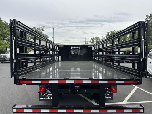 New 2025 Ford F550 2WD Regular Cab Super Duty image 9
