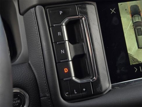 Used 2024 GMC Yukon XL Denali w/ Advanced Technology Package image 15