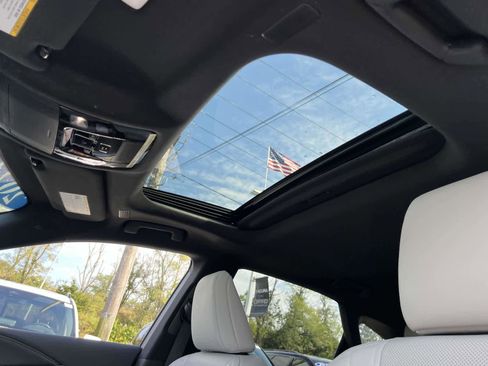 Used 2023 Lexus RX 350 Premium image 11