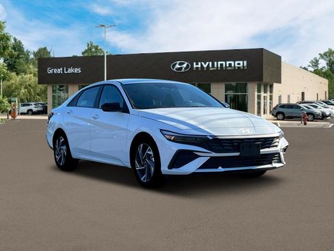 New 2025 Hyundai Elantra Sport FWD image 11