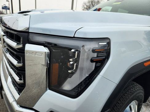 New 2026 GMC Sierra 3500 SLT AWD/4WD image 24