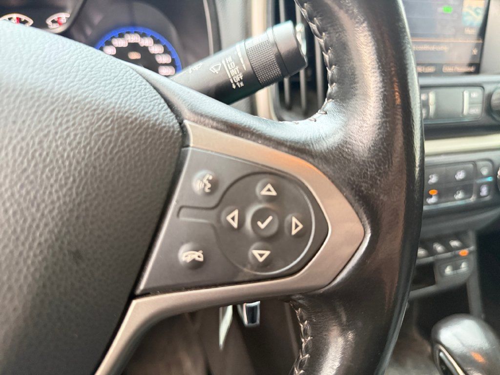 Used 2022 Chevrolet Colorado Z71 w/ Z71 Midnight Edition AWD/4WD image 16