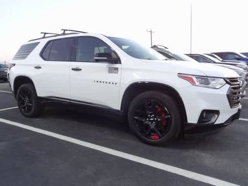 Used 2021 Chevrolet Traverse Premier w/ Redline Edition image 4