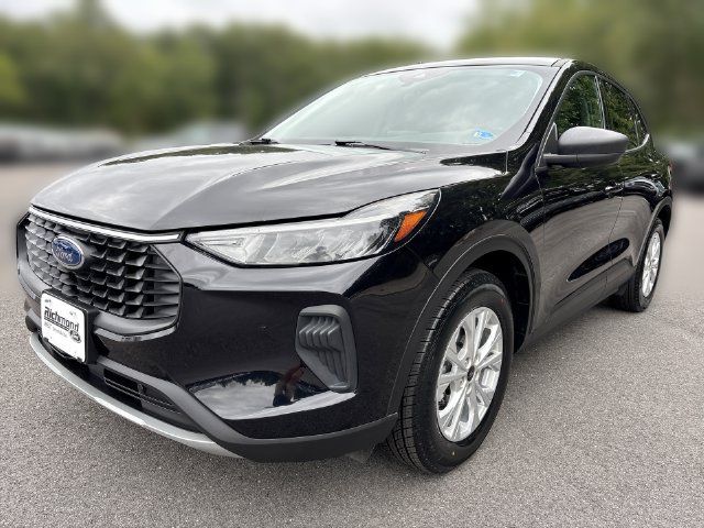 Certified 2025 Ford Escape Active FWD image 1