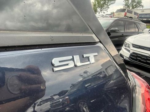 Used 2019 GMC Terrain SLT w/ Preferred Package FWD image 3