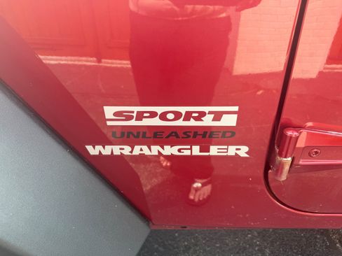 Used 2012 Jeep Wrangler Sport w/ Connectivity Group AWD/4WD image 10