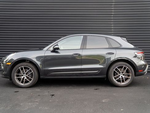 Used 2026 Porsche Macan AWD/4WD image 2
