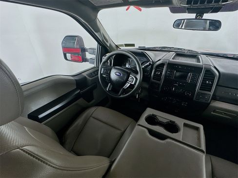 Used 2020 Ford F450 XL w/ Power Equipment Group image 9