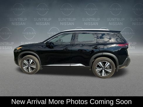 Used 2023 Nissan Rogue SL AWD/4WD image 2