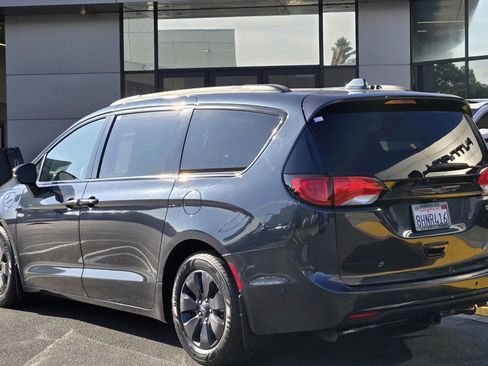 Used 2019 Chrysler Pacifica Limited w/ Advanced Safetytec Group image 7