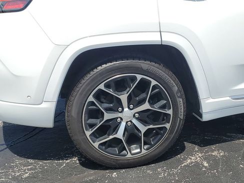 Certified 2022 Jeep Grand Cherokee Summit AWD/4WD image 5