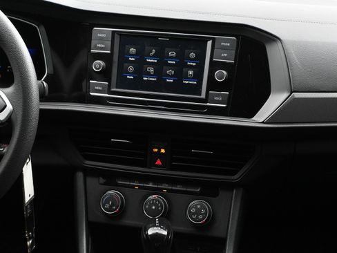 Used 2023 Volkswagen Jetta S image 5