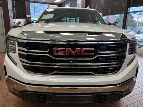 Used 2022 GMC Sierra 1500 SLT w/ SLT Premium Plus Package AWD/4WD image 38