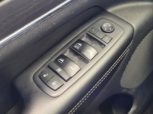 Used 2017 Jeep Grand Cherokee Limited image 27