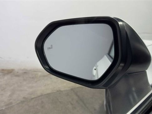 Used 2021 Toyota Camry SE w/ Convenience Package image 11