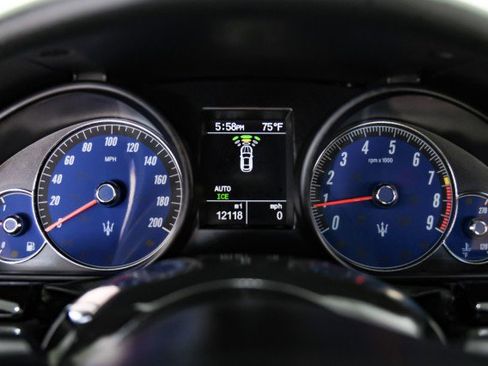 Used 2014 Maserati GranTurismo Sport image 16