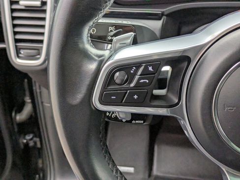Used 2022 Porsche Cayenne GTS image 17
