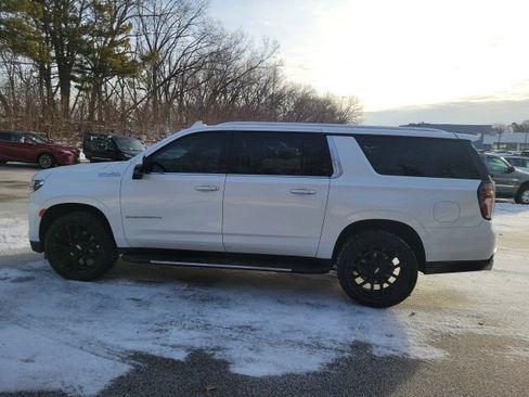 Used 2023 Chevrolet Suburban High Country image 46