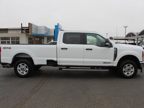Used 2025 Ford F250 XLT image 2