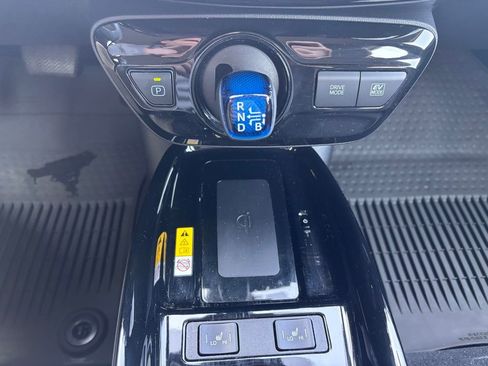 Used 2022 Toyota Prius XLE image 21