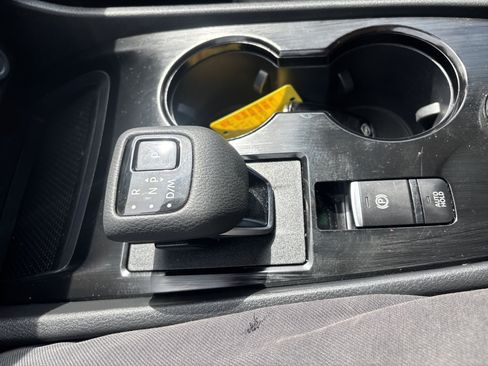 Used 2025 Nissan Rogue SV AWD/4WD image 24