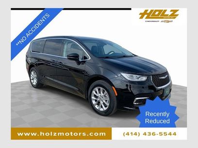 Used 2024 Chrysler Pacifica Touring-L