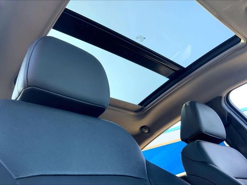 Used 2018 Chevrolet Malibu Premier w/ Premier Sun and Wheel Package image 14