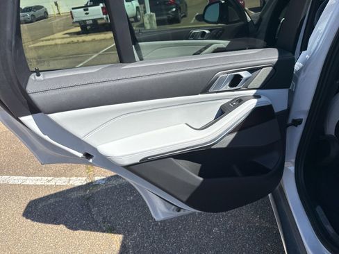 Certified 2023 BMW X5 sDrive40i w/ Luxury Seating Package image 9