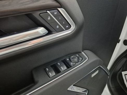 Certified 2026 GMC Sierra 1500 SLT w/ SLT Convenience Package image 13