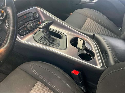 Used 2015 Dodge Challenger SXT w/ Driver Convenience Group RWD image 16