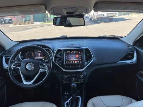 Used 2016 Jeep Cherokee Limited w/ Luxury Group AWD/4WD image 39