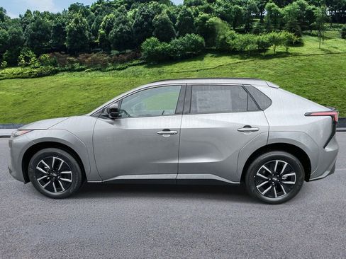 New 2026 Subaru Solterra Premium image 2