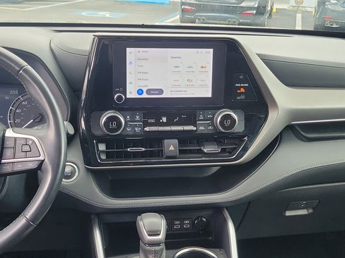 Used 2023 Toyota Highlander LE image 20