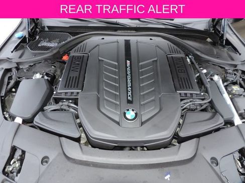 Used 2021 BMW M760i xDrive M760i w/ Luxury Rear Seating Package image 15