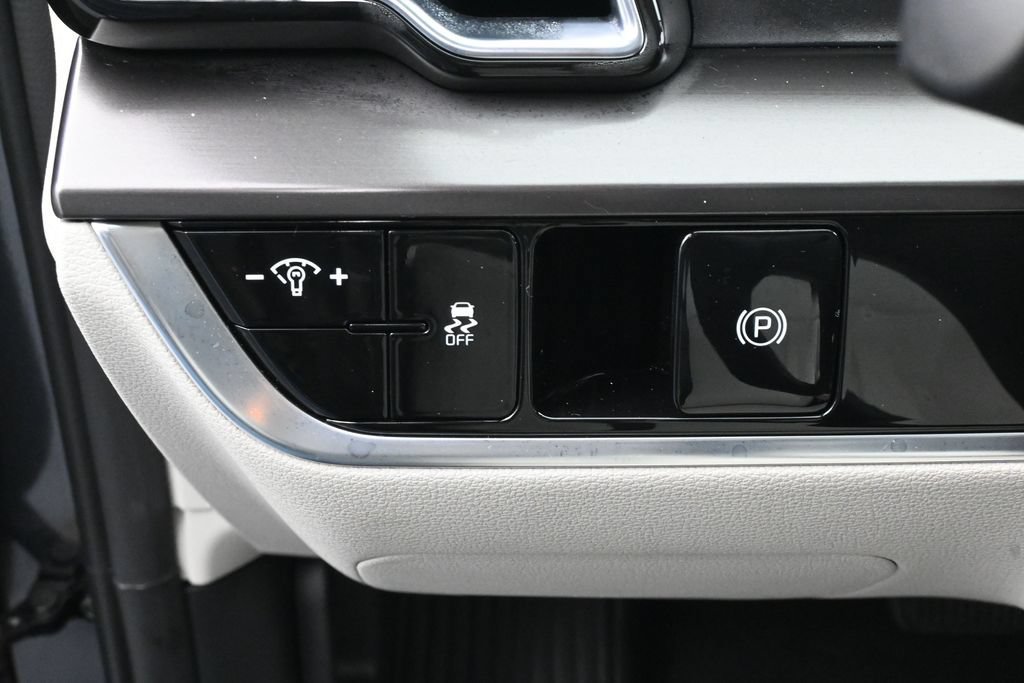 Used 2024 Kia Sportage EX FWD image 16