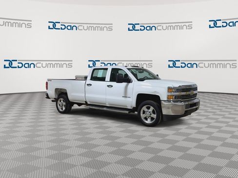 Used 2016 Chevrolet Silverado 2500 W/T AWD/4WD image 2
