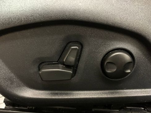 Used 2022 Jeep Compass Limited image 18