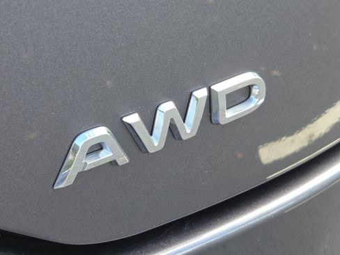 Certified 2024 Honda Pilot Touring image 18