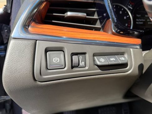 Used 2019 Cadillac XT5 Platinum AWD/4WD image 26