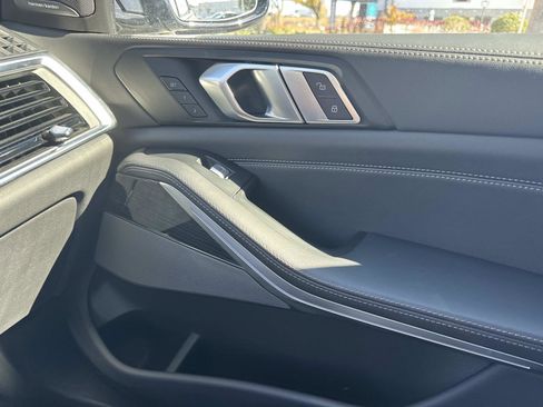 Used 2024 BMW X7 M60i image 22