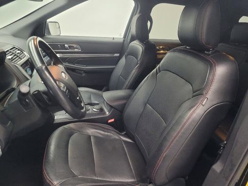 Used 2018 Ford Explorer Sport image 17