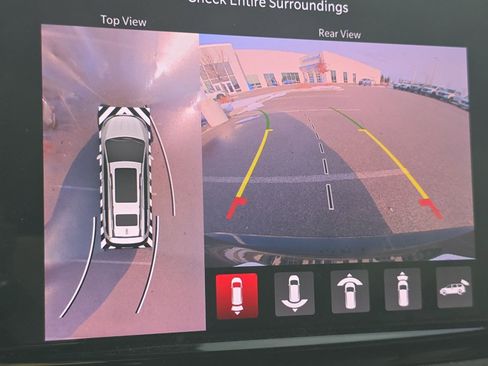 Used 2022 Chrysler Pacifica Limited w/ S Appearance Package image 8