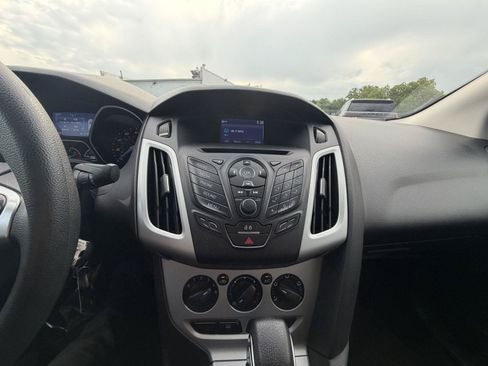 Used 2014 Ford Focus SE FWD image 20