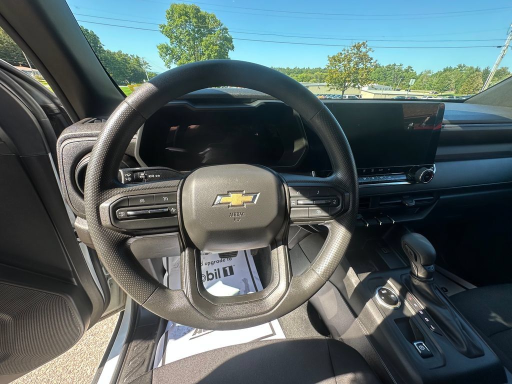 Used 2023 Chevrolet Colorado W/T w/ WT Convenience Package AWD/4WD image 12