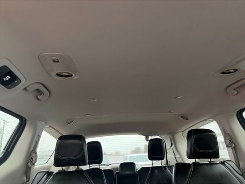 Used 2023 Chrysler Pacifica Touring-L FWD image 24