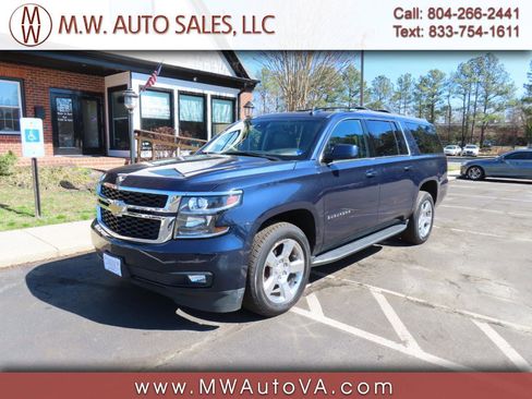 Used 2019 Chevrolet Suburban LT w/ Luxury Package image 1
