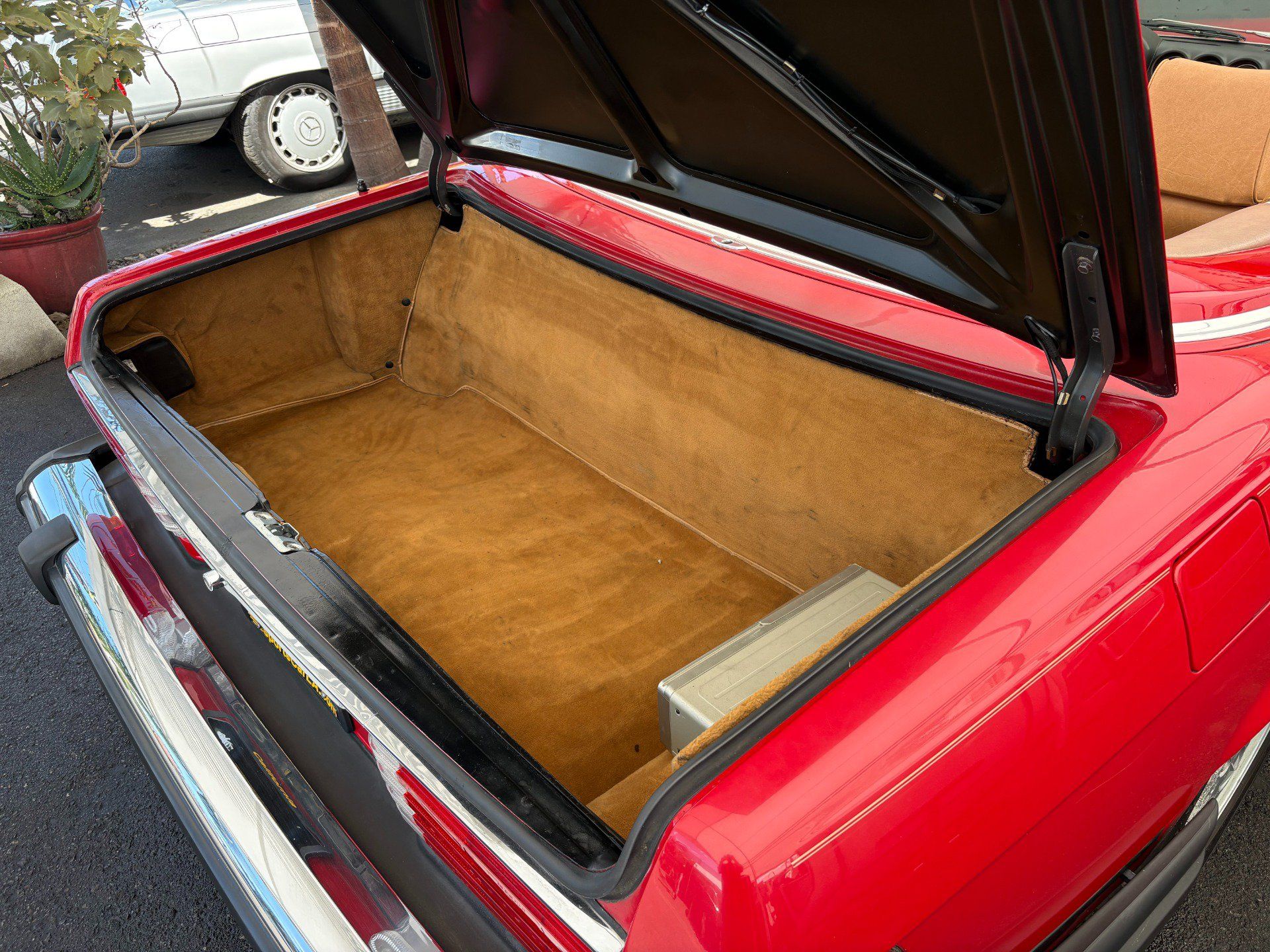 Used 1987 Mercedes-Benz 560 SL image 18