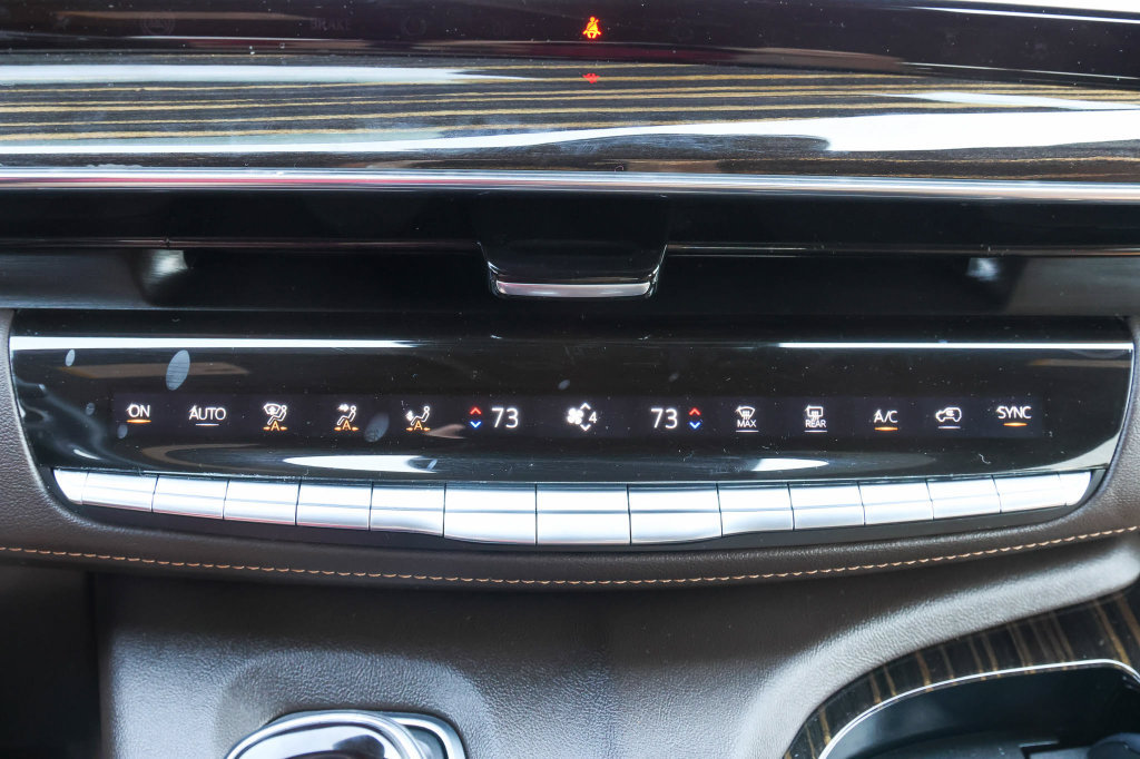 Used 2022 Cadillac Escalade Sport w/ Touring Package AWD/4WD image 33