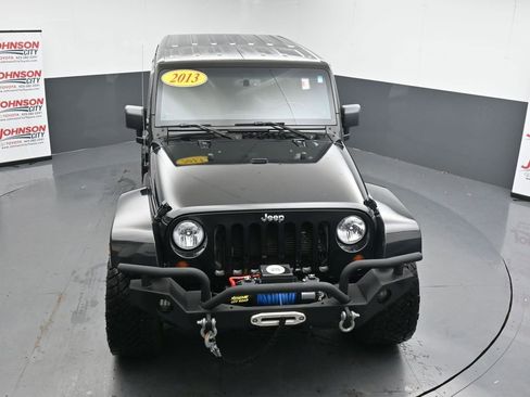 Used 2013 Jeep Wrangler Unlimited Sahara w/ Connectivity Group AWD/4WD image 22